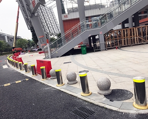 防撞路樁