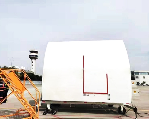 飛機艙門模擬接機裝置
