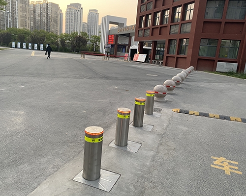 防衝撞升降柱