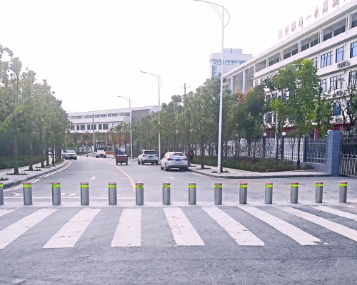 自動升降路樁
